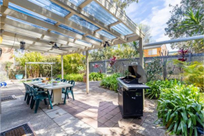 Gretel Beach House 5 Gretel Cl perfect pet friendly house with air con and WiFi, Nelson Bay